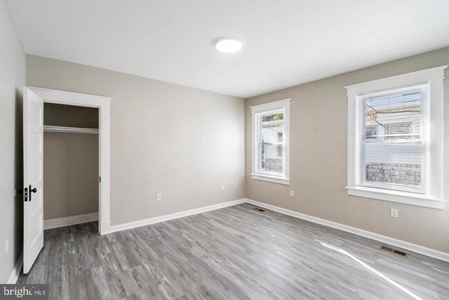 Building Photo - 3408 W Forest Park Ave