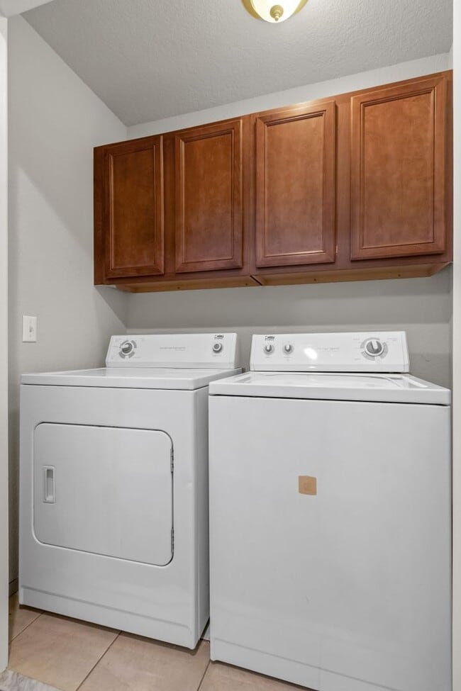 Building Photo - Beautiful Two-Story House.