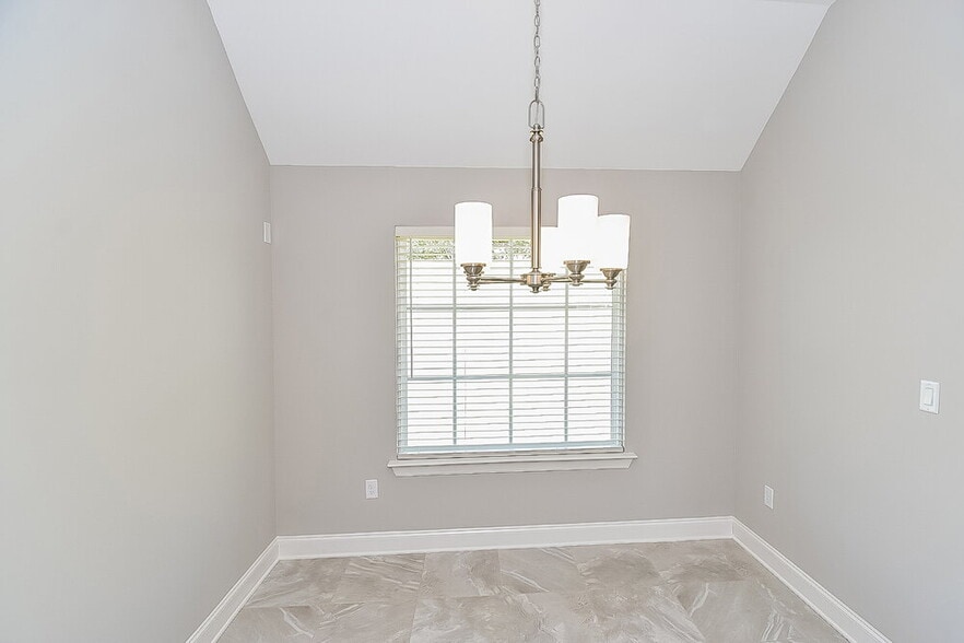 Building Photo - 4645 Spike Ln