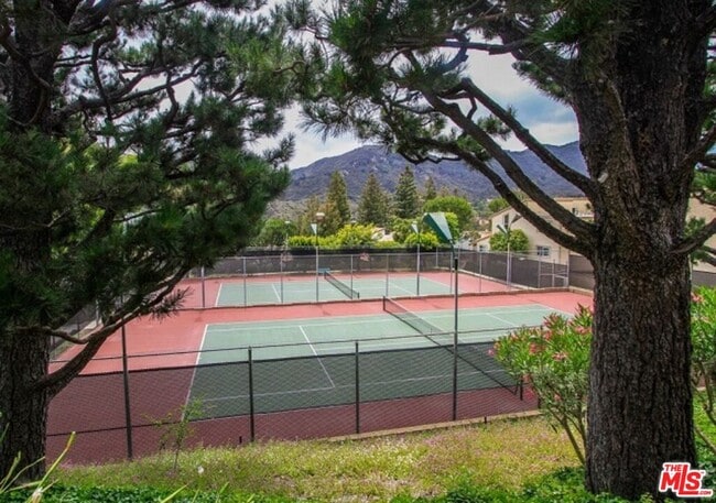 Building Photo - 1656 Palisades Dr