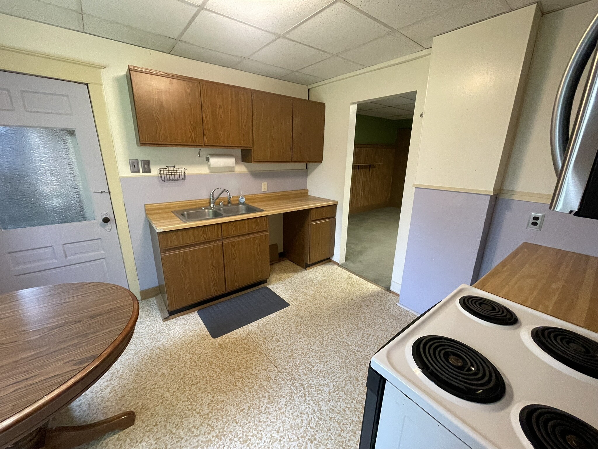 Kitchen - 216 E Franklin St