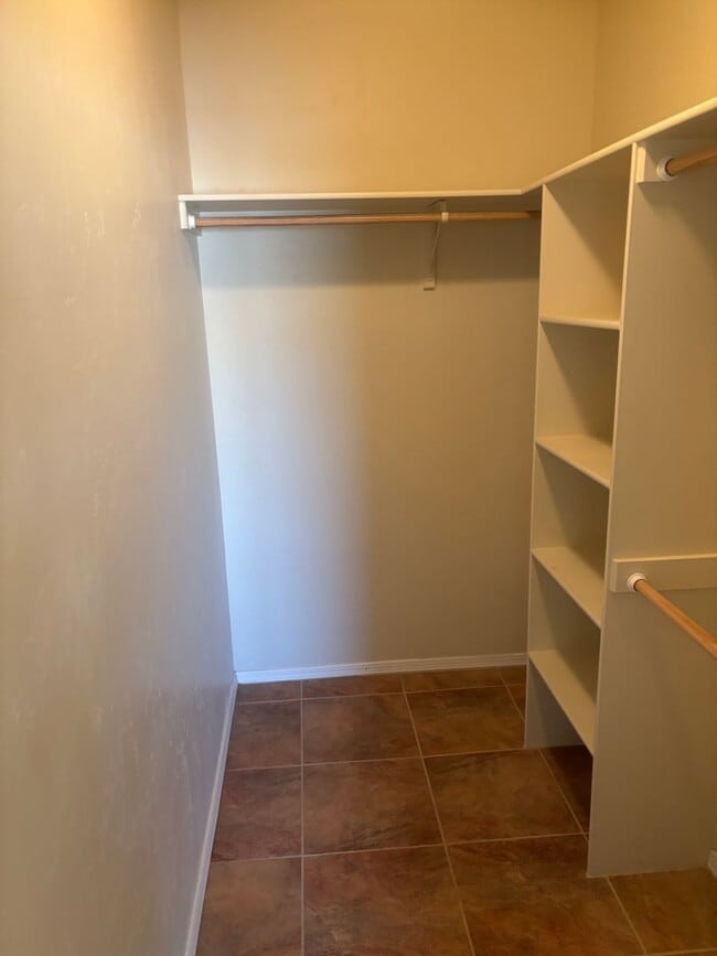 Building Photo - Beautiful Home Available Now!!