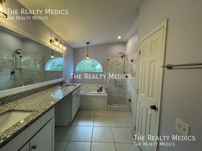 Building Photo - 737 Lagoon Dr