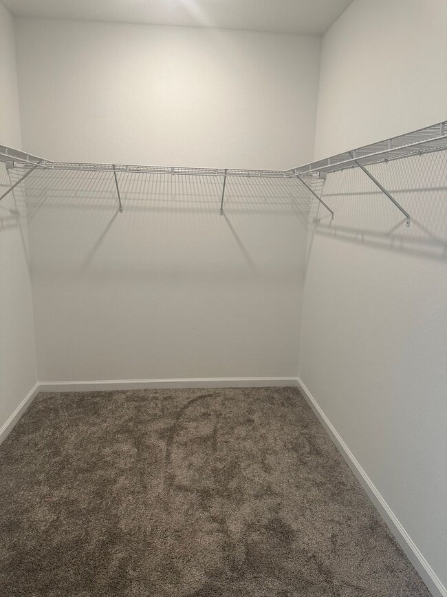 Building Photo - Champions Pointe 3 bed 2.5 bath Town home ...