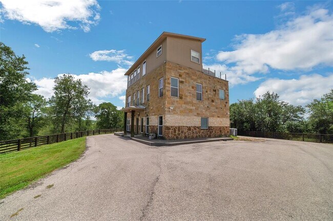 Building Photo - 520 Double Eagle Rnch Dr