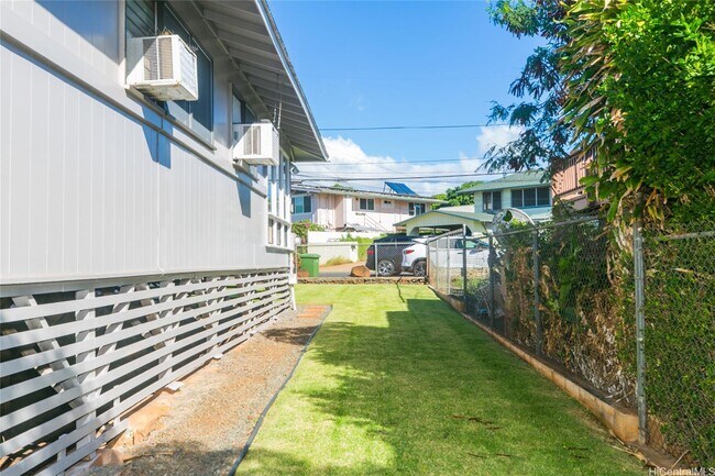 Building Photo - 730 6th Ave