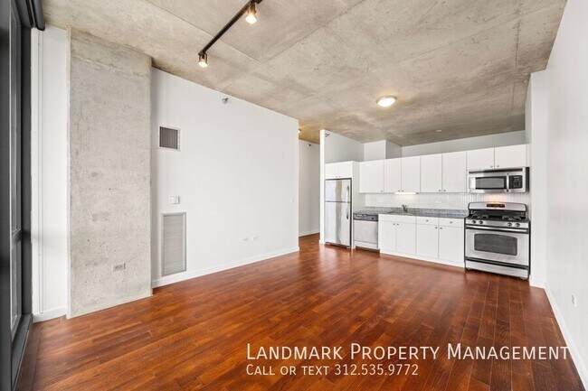 Building Photo - 235 W Van Buren St