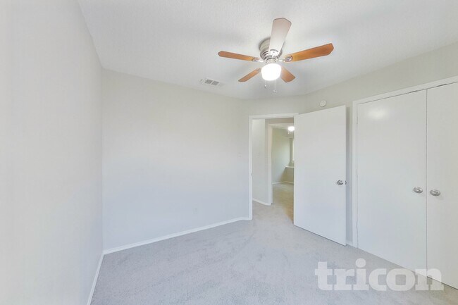 Building Photo - 806 Gable Ave