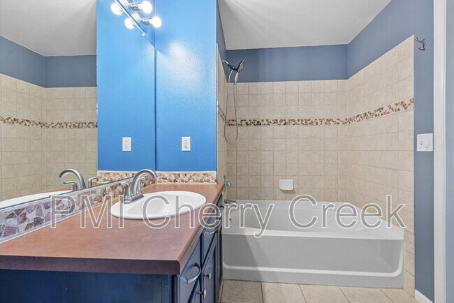 Building Photo - 18602 E Water Dr