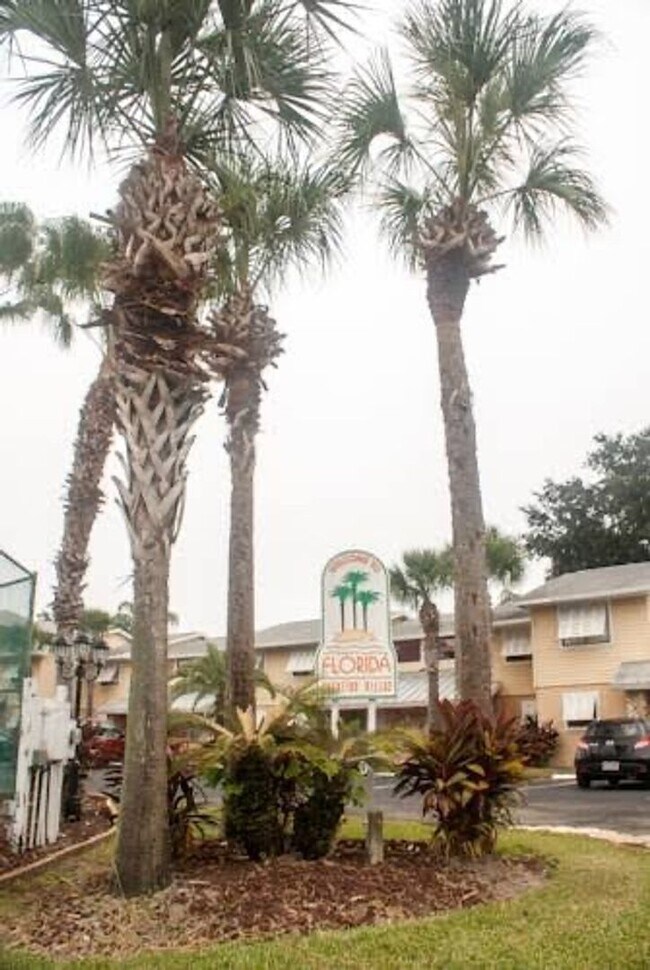 Building Photo - 2777 N Poinciana Blvd