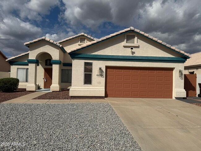 Building Photo - 8136 W Laurel Ln