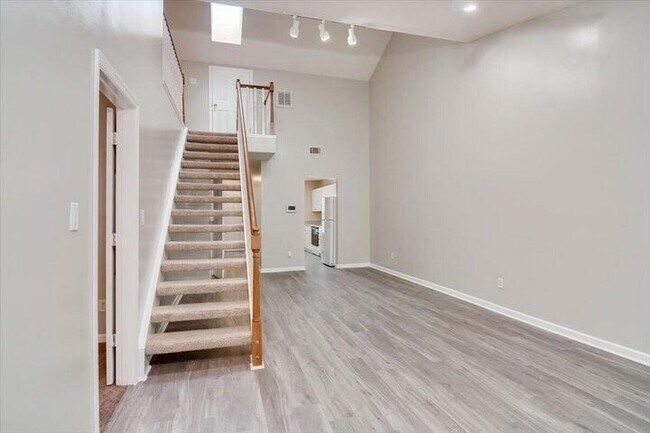 Building Photo - 3013 Abba Dr