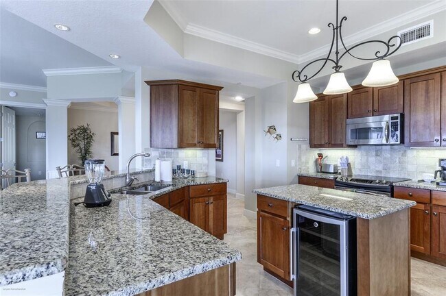 Building Photo - 8581 Amberjack Cir