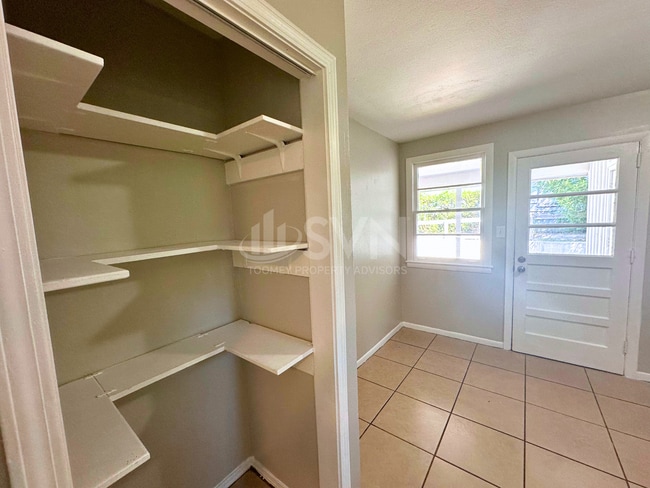Building Photo - 1250 Druid Dr
