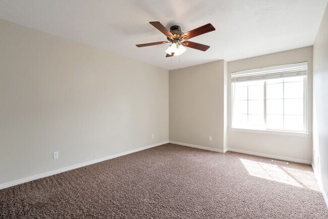 Building Photo - Available Now!   4 bedrooms, 3 1/2 baths P...