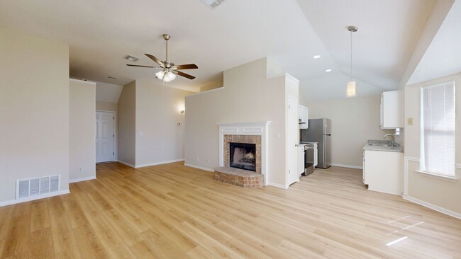 Building Photo - NEWLY REMODELED HOME 3 BEDROOM, 2 BATH, 2 ...