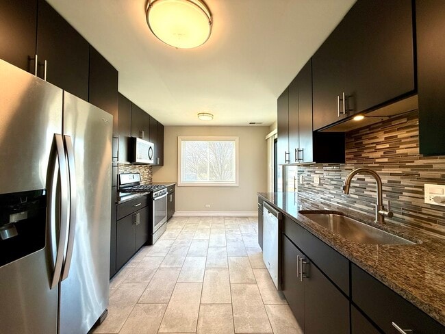 Building Photo - 298 Maplewood Ct