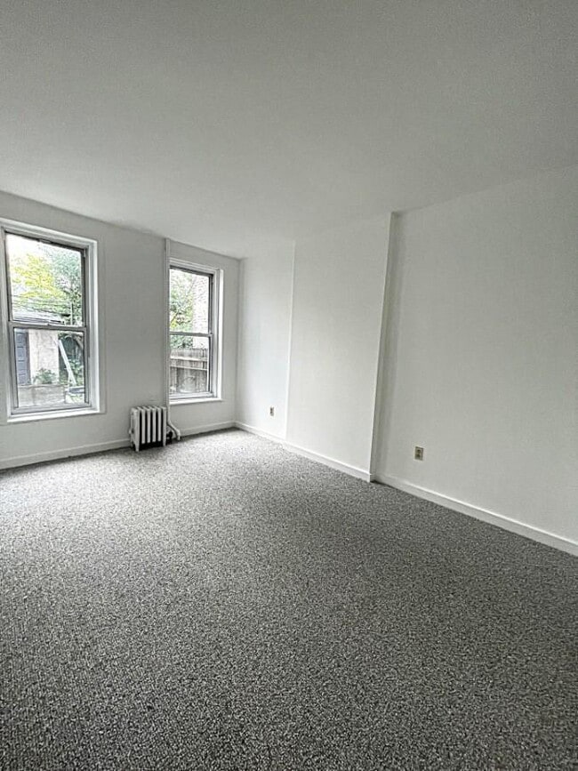 Building Photo - 2 bedroom in Brooklyn NY 11218