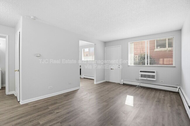 Building Photo - 970 N Downing St