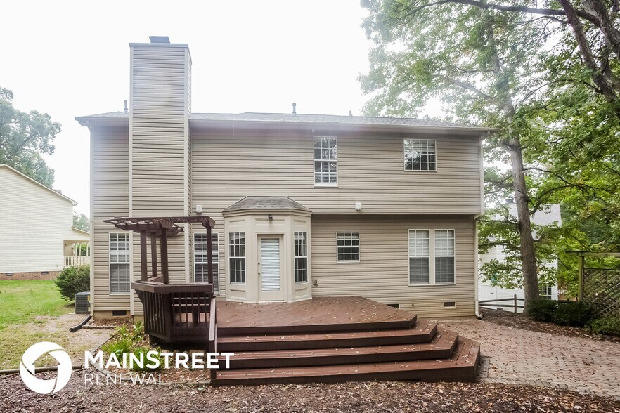 Building Photo - 2604 Yarrow Rd