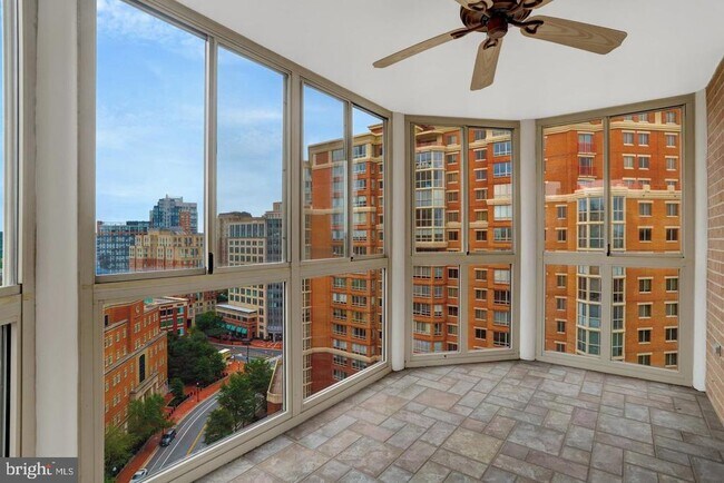 Building Photo - 2151 Jamieson Ave