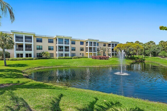 Building Photo - 300 N Hwy A1A