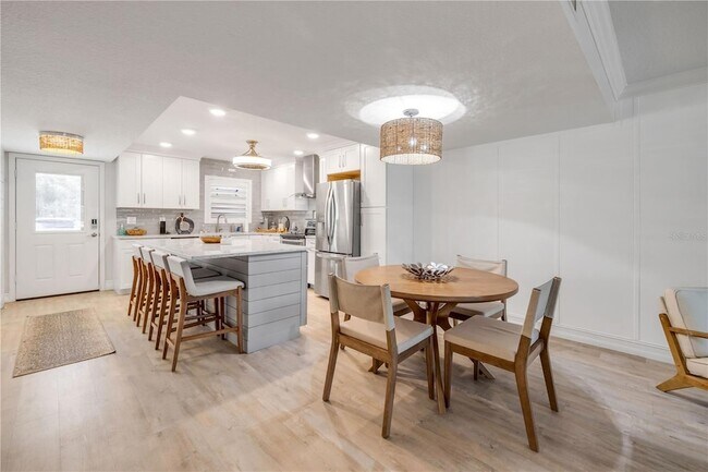 Building Photo - 2100 N Peninsula Ave