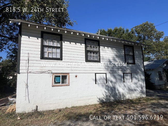 Primary Photo - 816.5 W 24th St