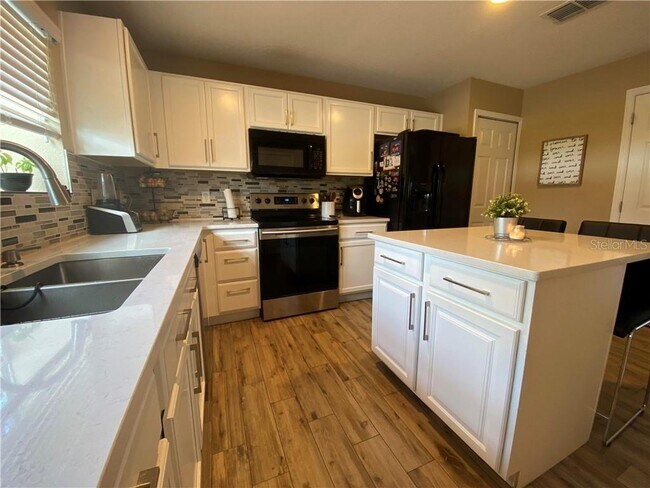 Building Photo - 2923 Puerta Del Sol Blvd