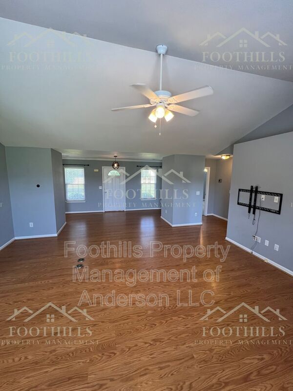 Building Photo - 119 McClain Lake Drive