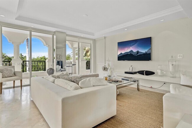 Building Photo - 19237 Fisher Island Dr