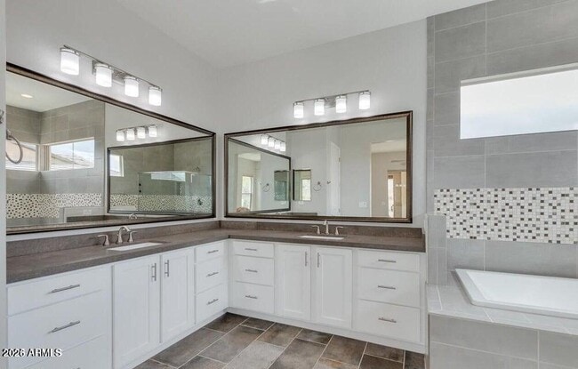 Building Photo - 4390 Noble Dr
