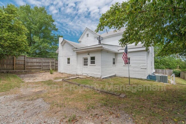 Building Photo - 2158 Broad St