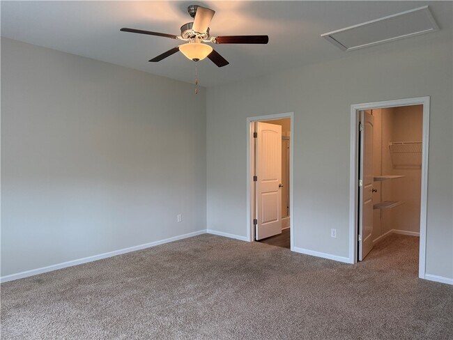 Building Photo - 117 Weaver Way