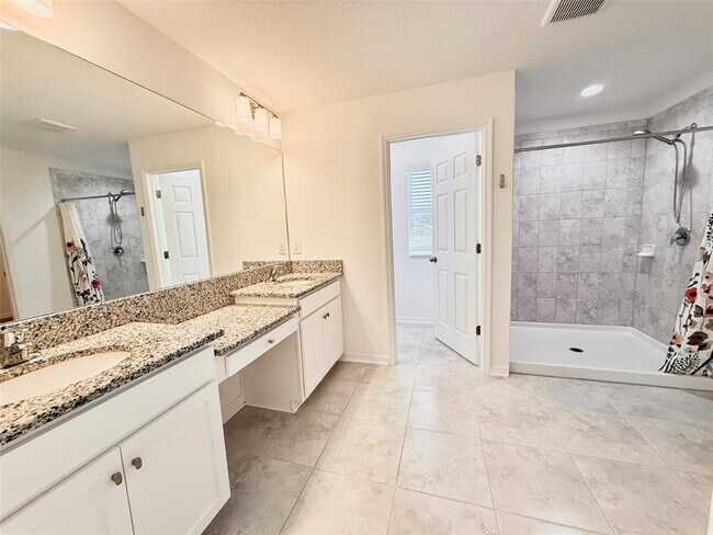 Building Photo - 12189 Nouveau Ave