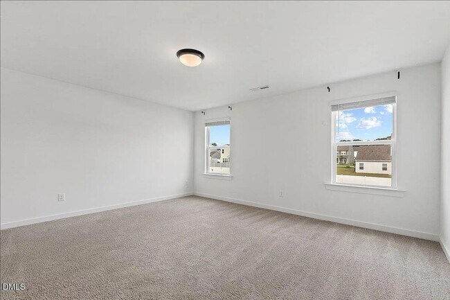 Building Photo - 105 S Mule Wy