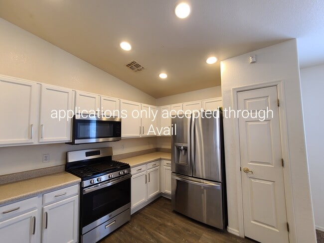 Building Photo - 8680 S Desert Dove Dr