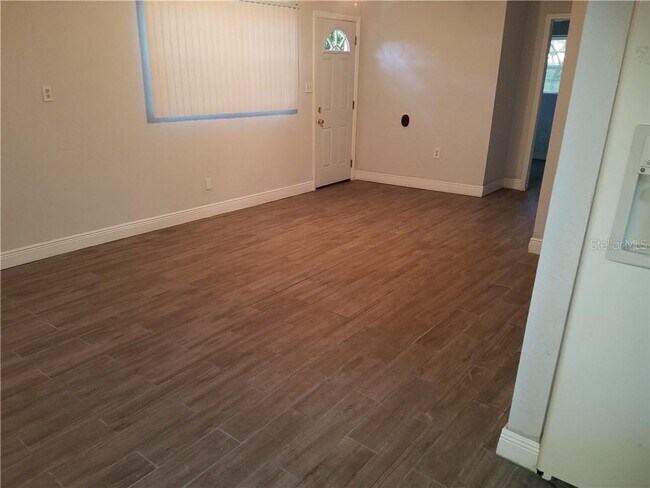 Building Photo - 1601 E Mulberry Dr