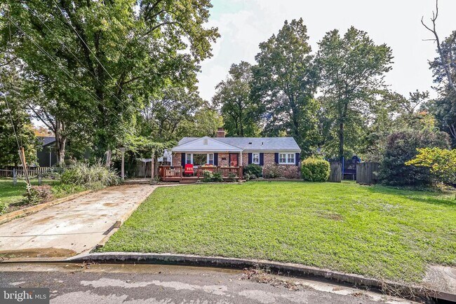 Building Photo - 8113 Carlyle Pl