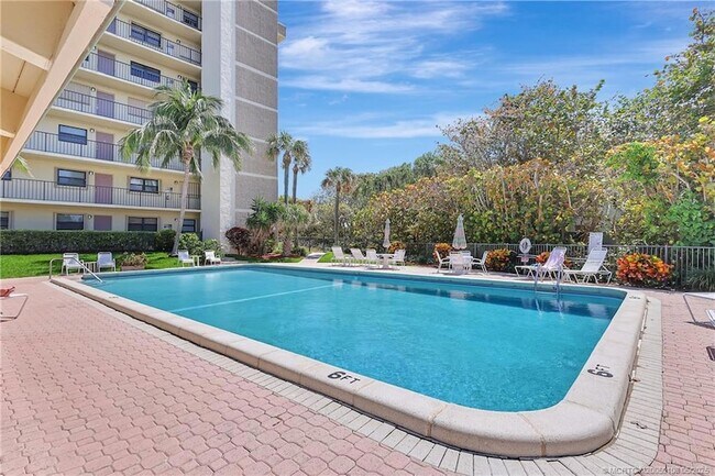 Building Photo - 10310 S Ocean Dr