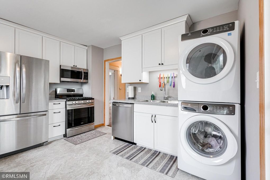 Building Photo - 1113 26th Ave NE