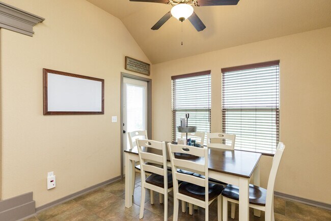 Building Photo - 7921 Pavo Real St