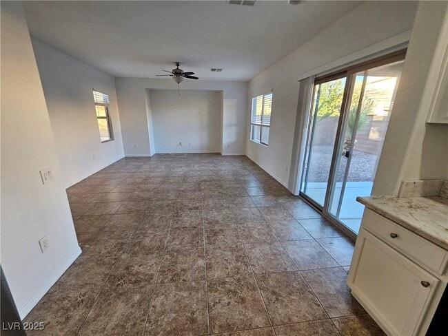 Building Photo - 6842 Feral Dove St