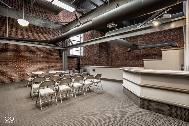 Building Photo - 611 N Park Ave
