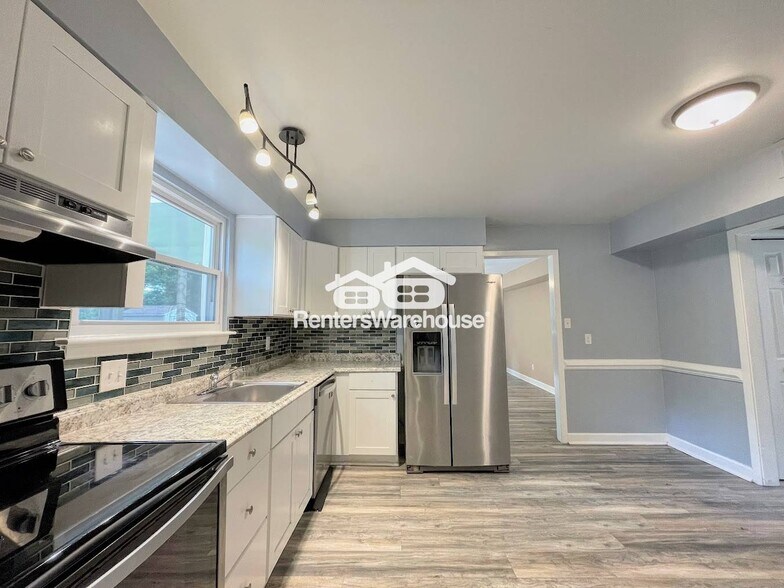 Building Photo - 5736 Avalon Woods Dr