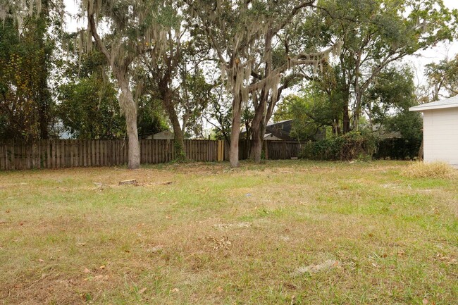 Building Photo - 3/2 Cul de sac home near UCF with fenced yard