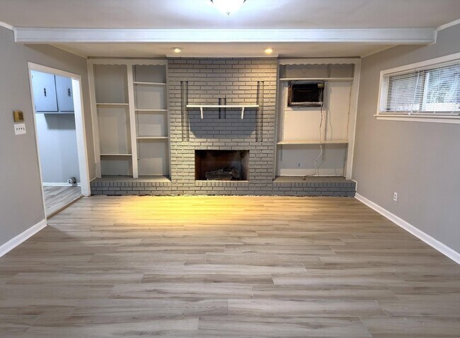 Building Photo - 4841 Marcel Ave