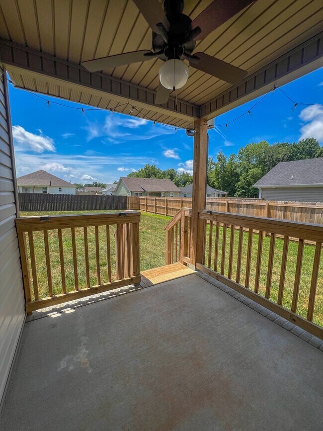 Building Photo - 702 Gleason Dr