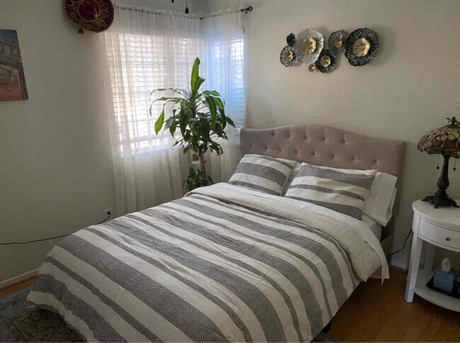 Building Photo - 2006 Haywood Dr