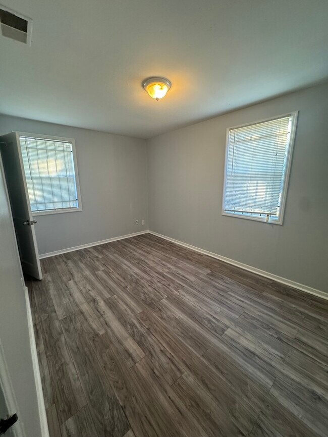 Building Photo - 1814 State St